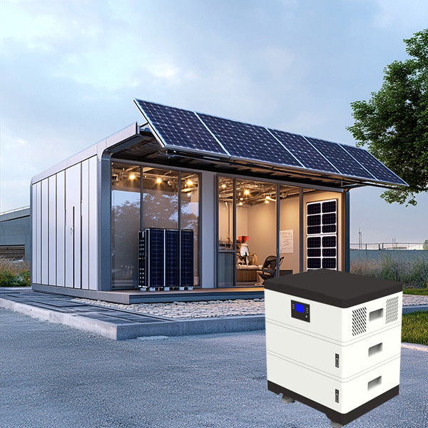 Slimme microgrid met LFP-batterijen voor efficiëntie van zowel eenfasige als driefasige wisselstroomuitgang